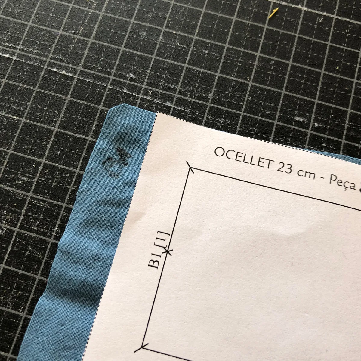 Label the fabrics: foundation paper piecing tutorial, photo 1
