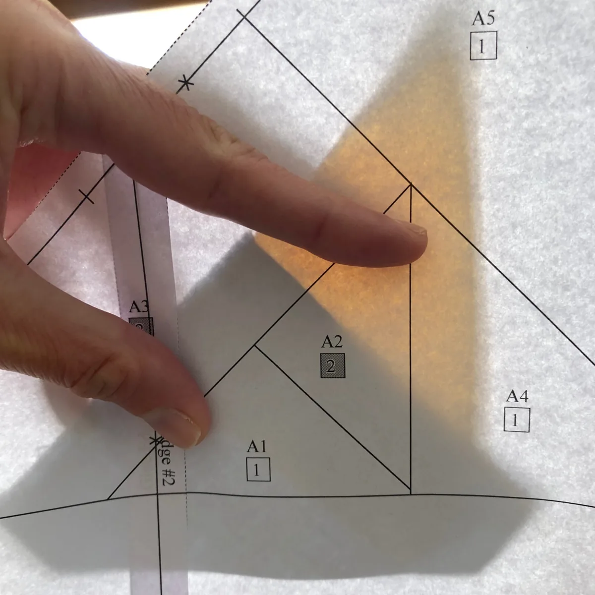 Place the fabrics: foundation paper piecing tutorial, photo 3