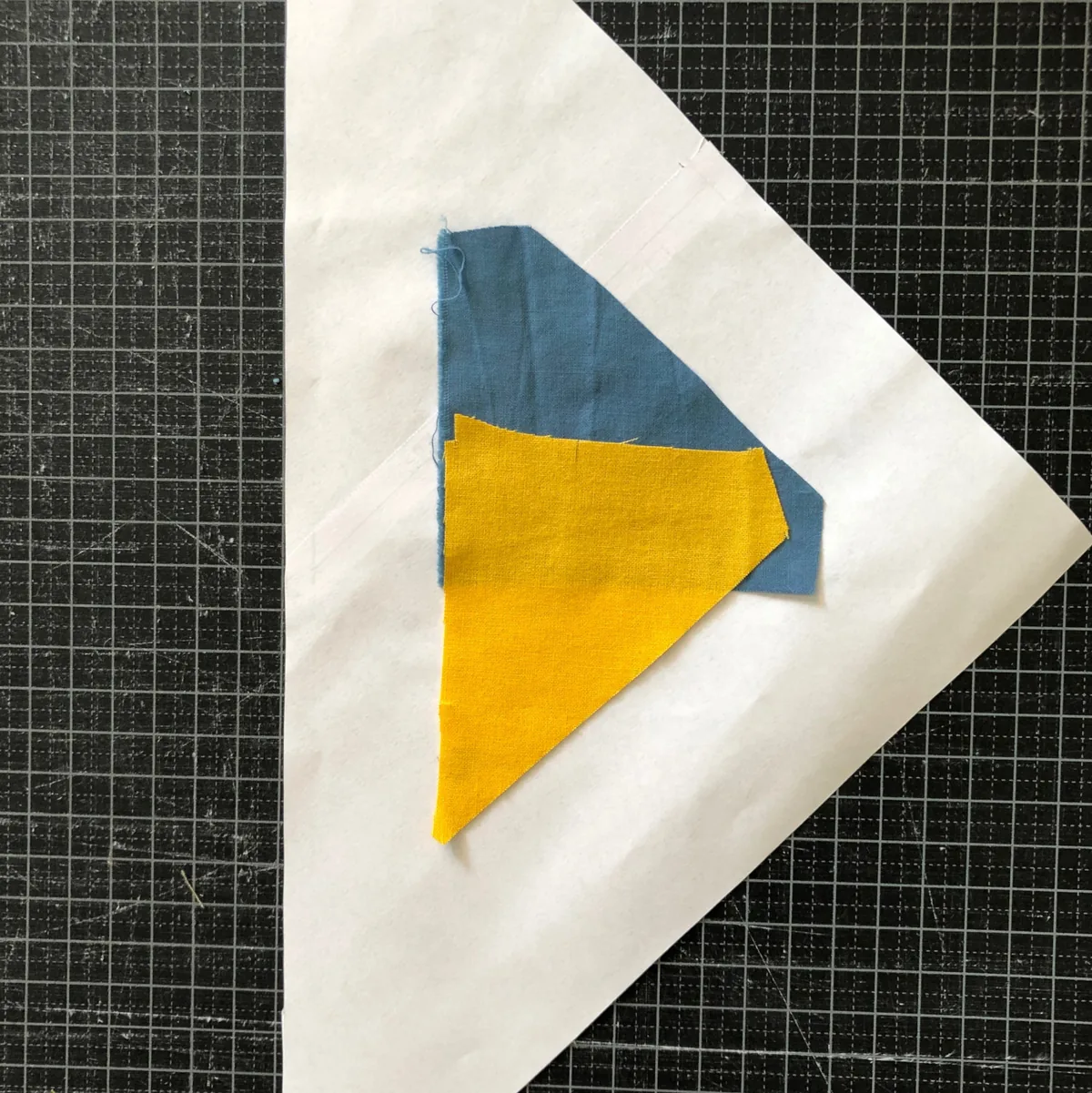 Flip A2 onto A1: foundation paper piecing tutorial, photo 1
