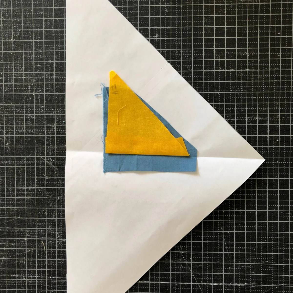 Flip A2 onto A1: foundation paper piecing tutorial, photo 3