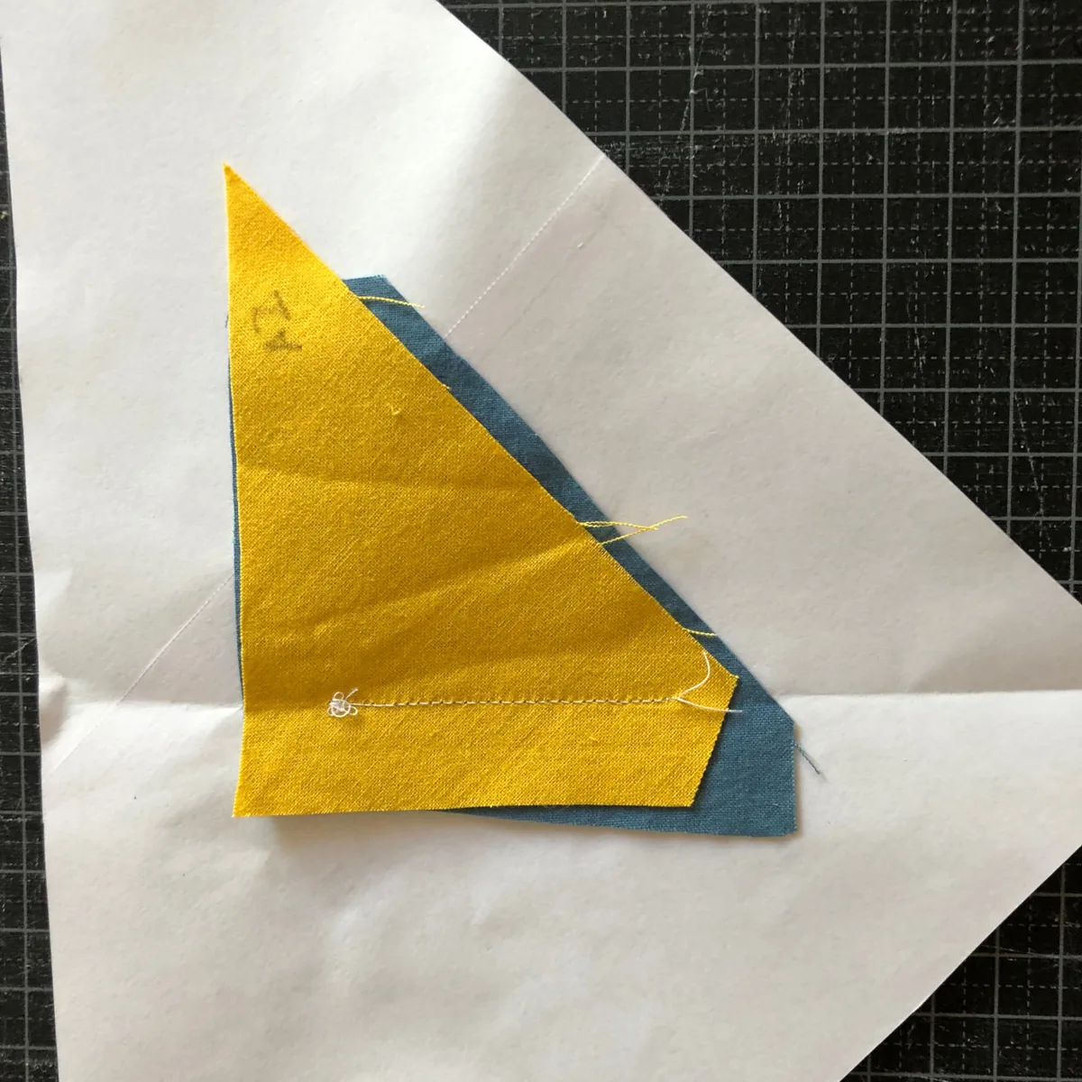 Stitch A1 to A2: foundation paper piecing tutorial, photo 4
