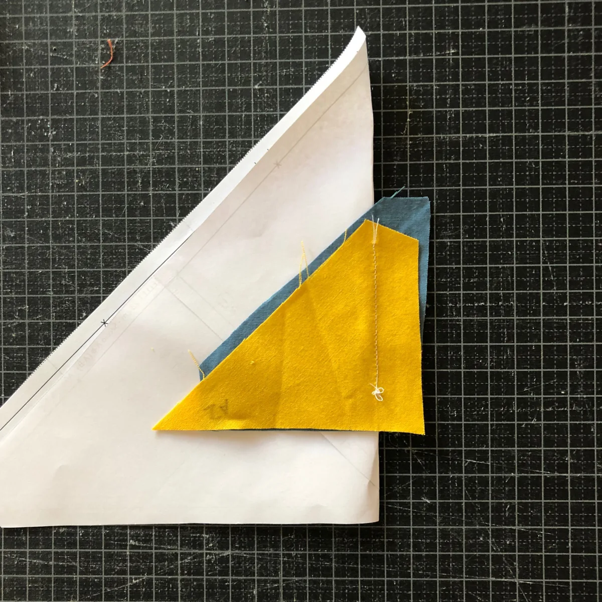 Trim the seam allowance: foundation paper piecing tutorial, photo 1