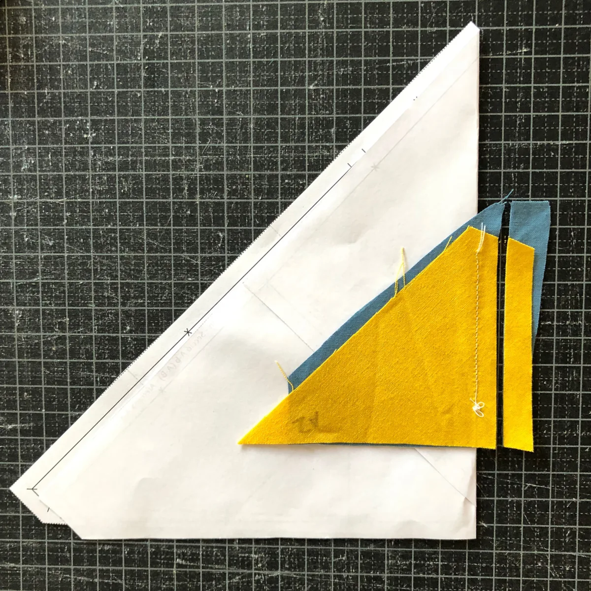 Trim the seam allowance: foundation paper piecing tutorial, photo 3