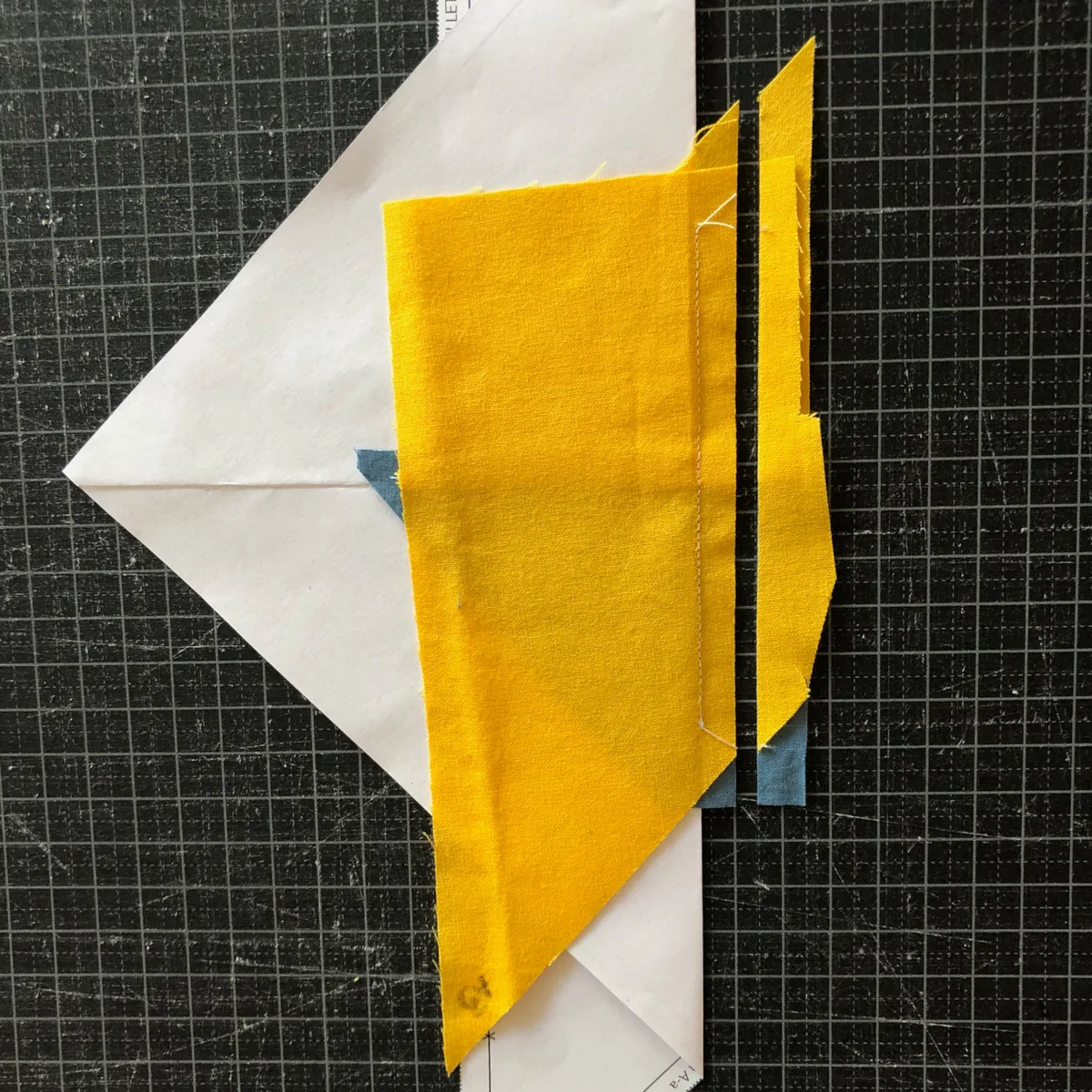 Trim the seam allowance: foundation paper piecing tutorial, photo 2