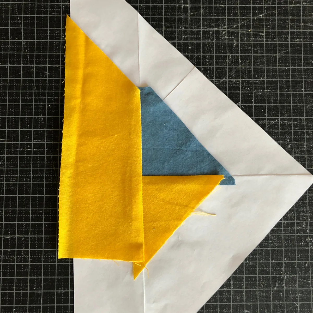 Press the seam: foundation paper piecing tutorial, photo 1