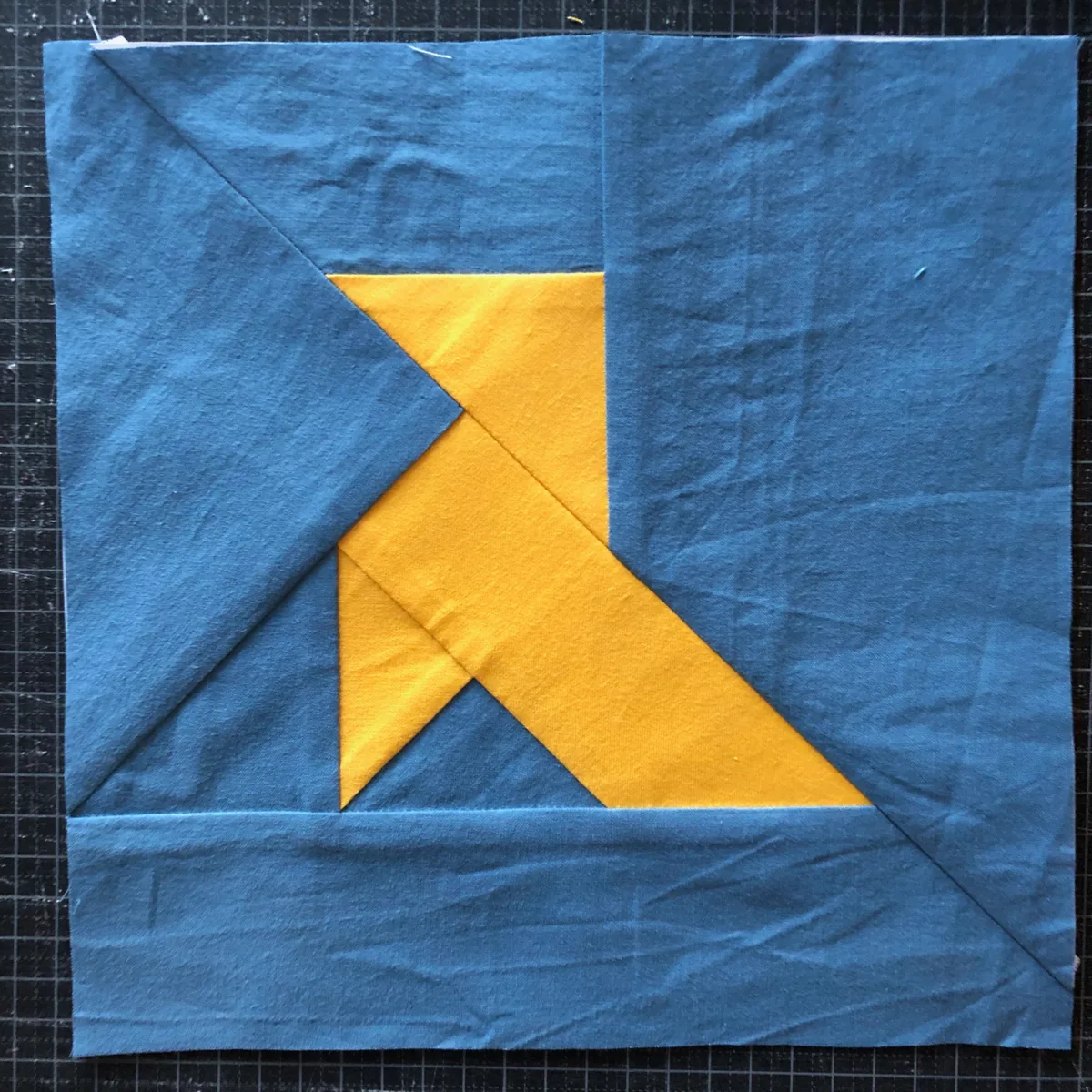 Joining the Sections: foundation paper piecing tutorial, photo 5