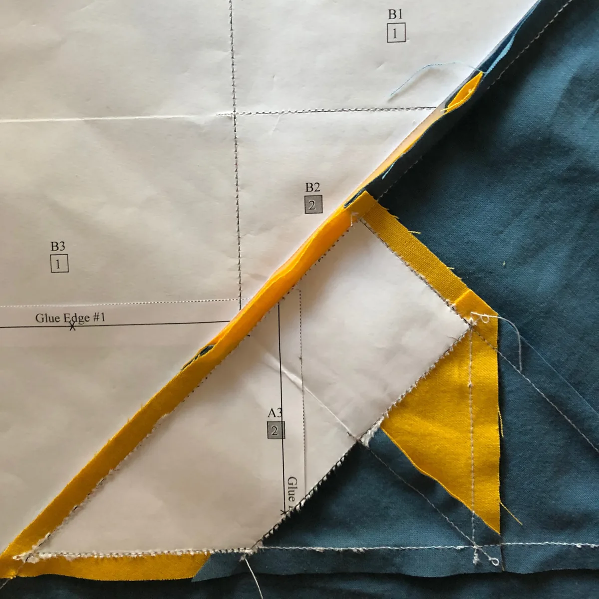 Removing the Paper: foundation paper piecing tutorial, photo 1